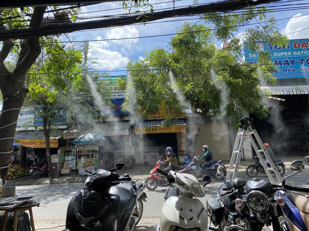 máy phun sương quán cafe